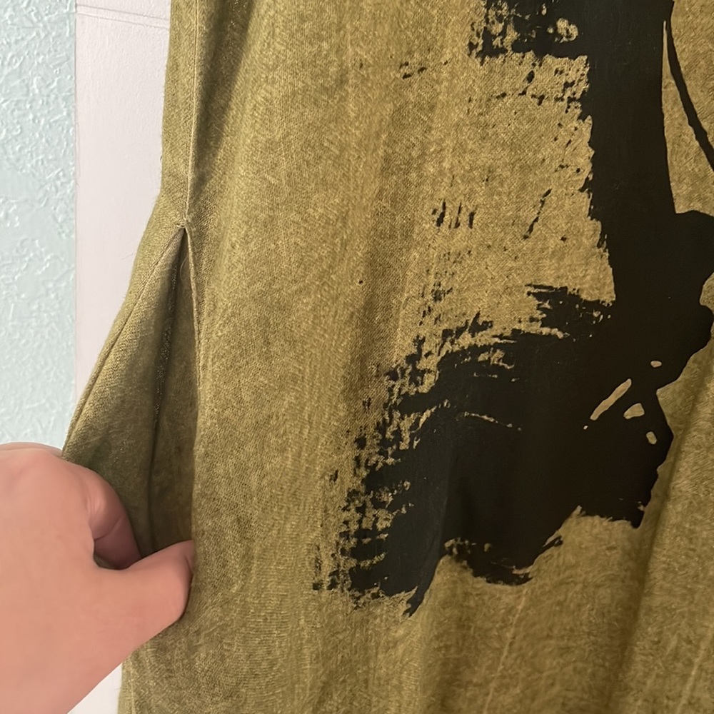 Unique artzy dress - Picture 4 of 8